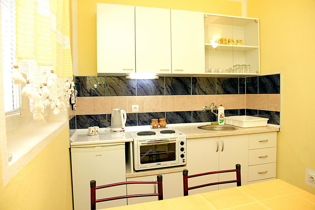 Apartmani Jovanovic Petrovac na moru Zimmer foto