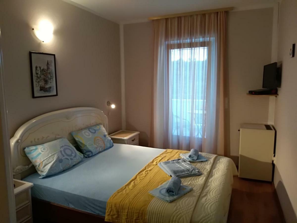 Apartmani Jovanovic Petrovac na moru Exterior foto