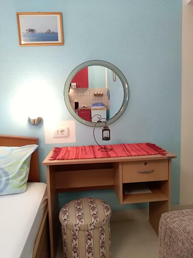 Apartmani Jovanovic Petrovac na moru Exterior foto