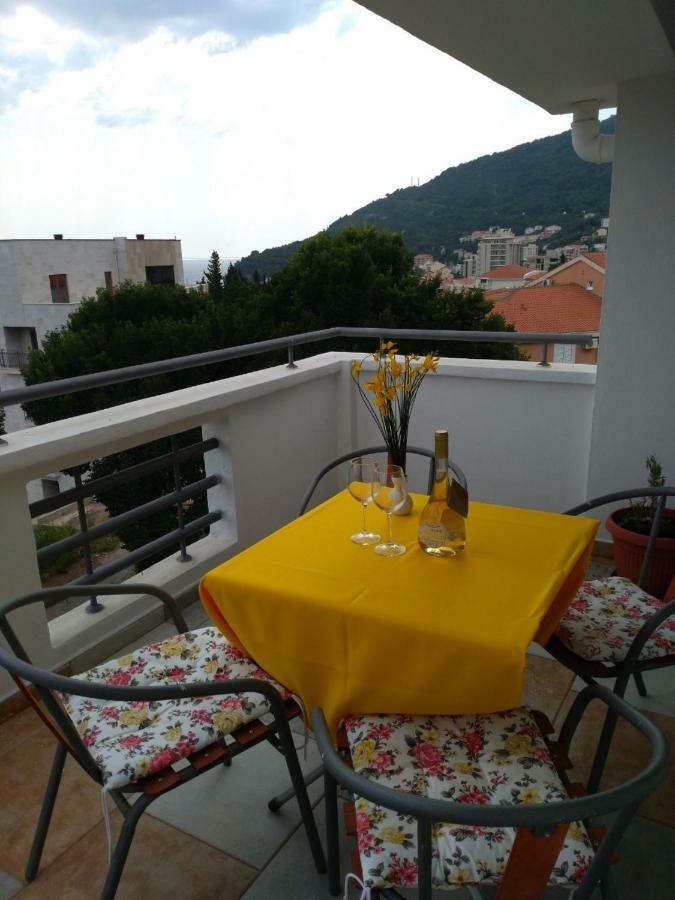Apartmani Jovanovic Petrovac na moru Exterior foto
