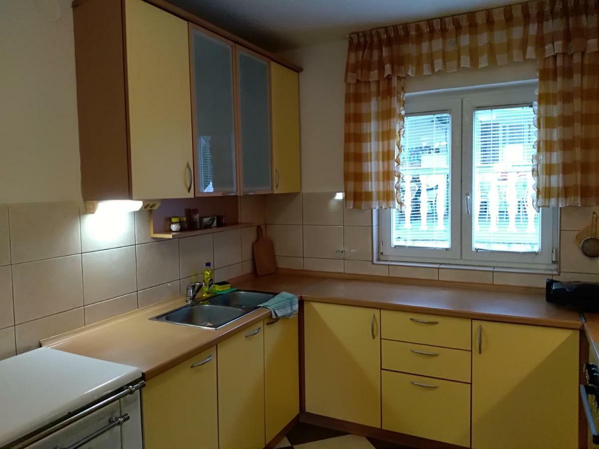 Apartmani Jovanovic Petrovac na moru Exterior foto