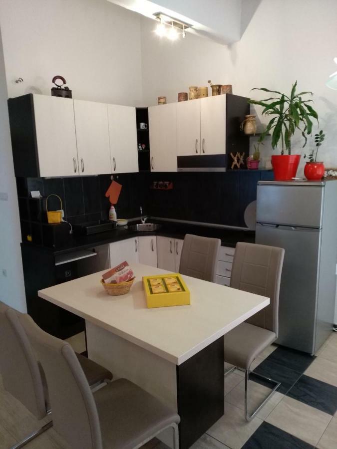 Apartmani Jovanovic Petrovac na moru Exterior foto